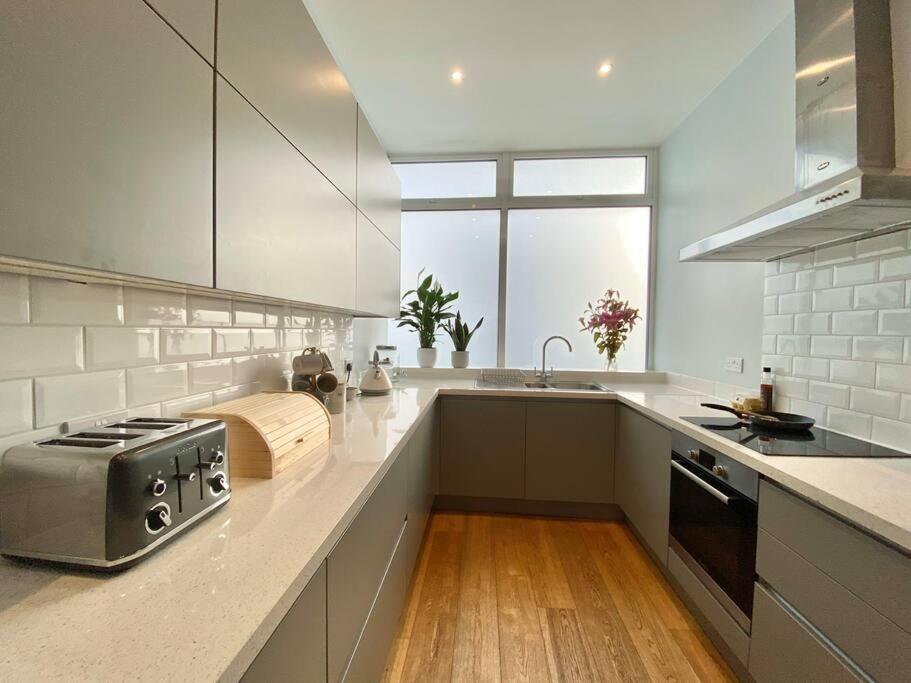 2Bdr Modern Apartment In Hammersmith West London Kültér fotó