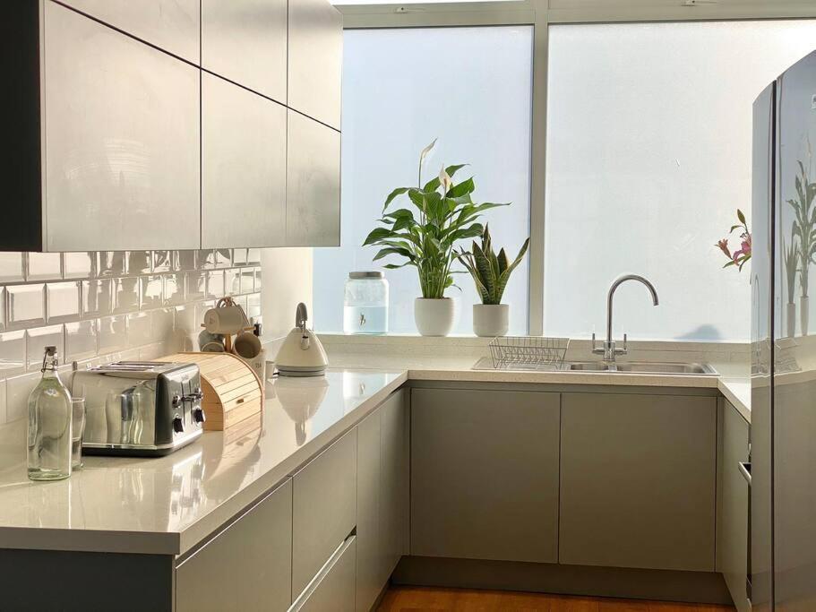 2Bdr Modern Apartment In Hammersmith West London Kültér fotó